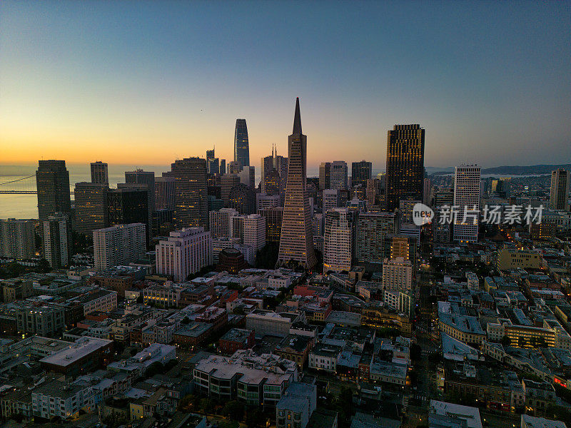 日出旧金山天际线