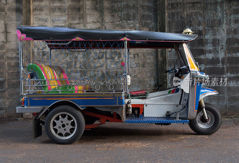 嘟嘟，泰国曼谷的传统出租车。