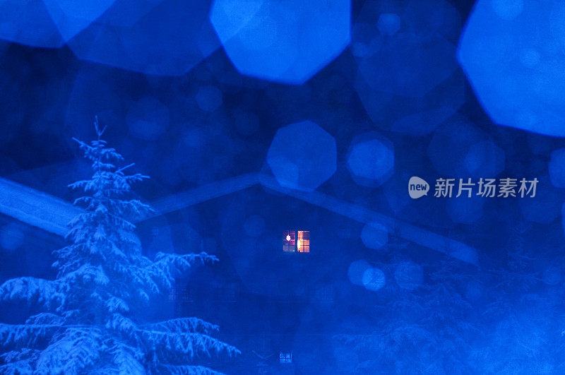 冬日童话场景;下雪的圣诞夜