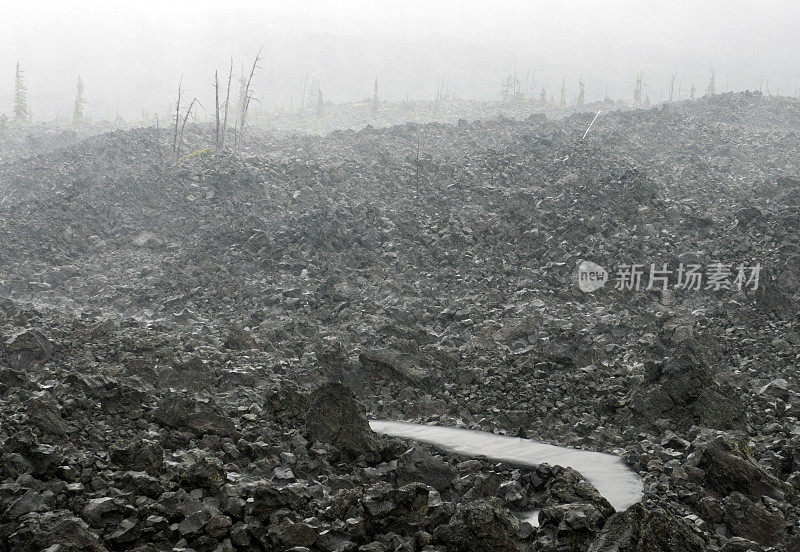 俄勒冈州中部山顶有暴雨