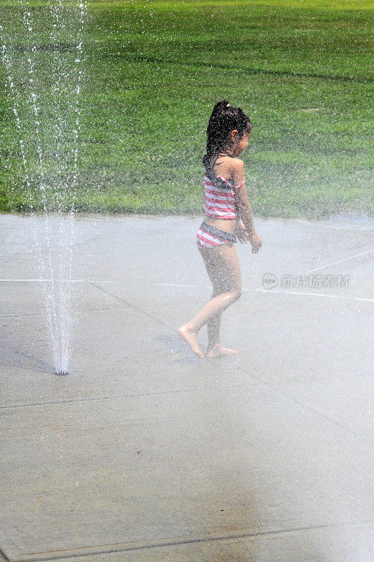 水的女孩