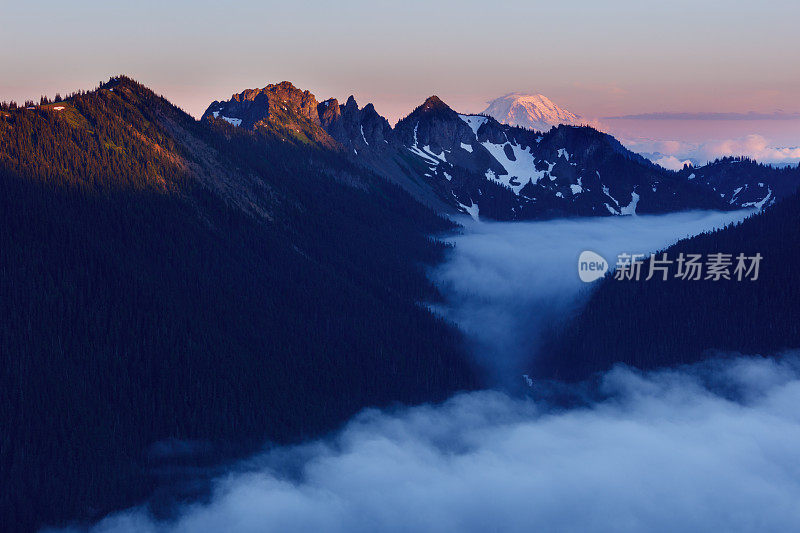 州长岭和亚当斯山，雷尼尔山国家公园