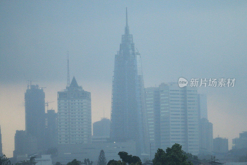 大雨和大雾