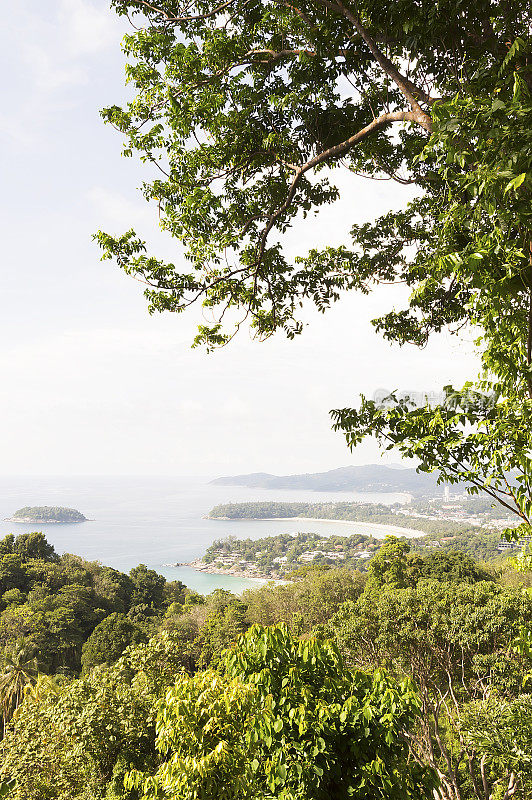 普吉岛山上的卡塔海滩全景