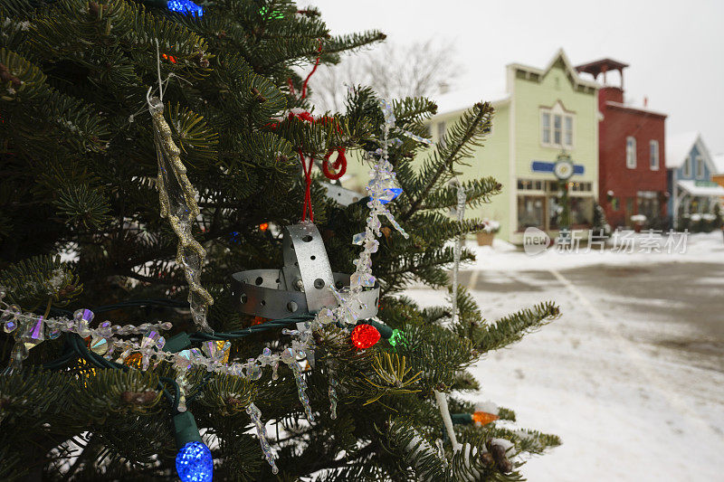 美国小镇的圣诞树