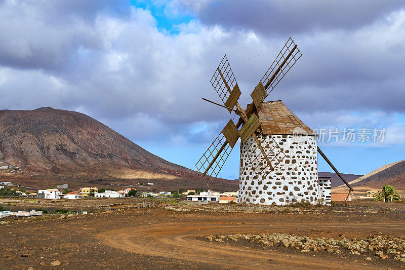 富埃特文图拉典型的风车——加那利群岛