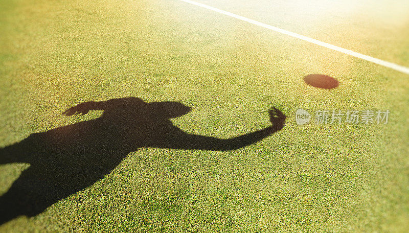 足球守门员的影子