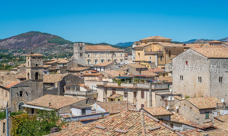 意大利中部拉齐奥弗罗西诺内省阿拉特里的风景名胜。