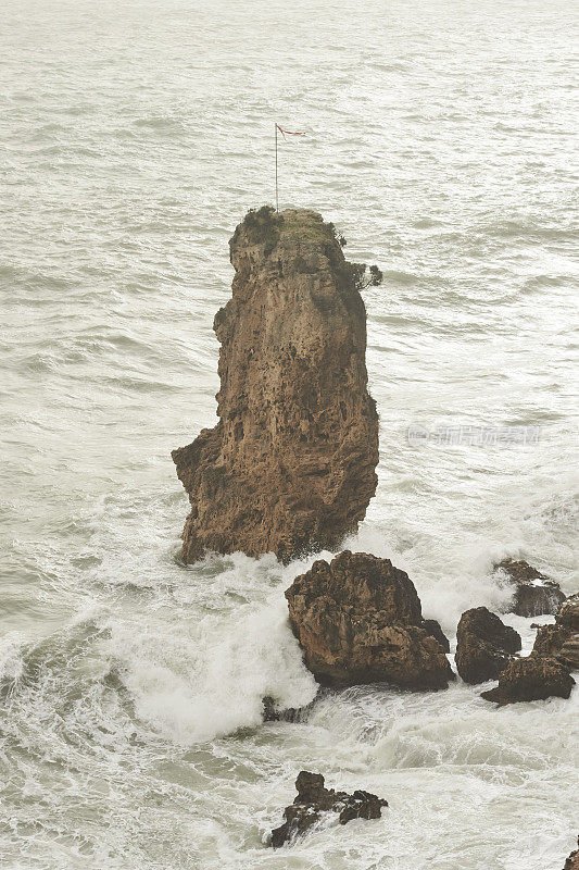 风暴期间的海浪