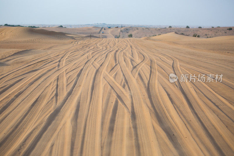 迪拜:阿拉伯沙漠