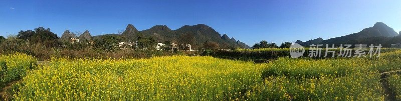 布依族村寨位于万峰林风景区