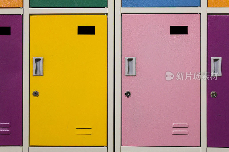 小学五颜六色的儿童储物柜