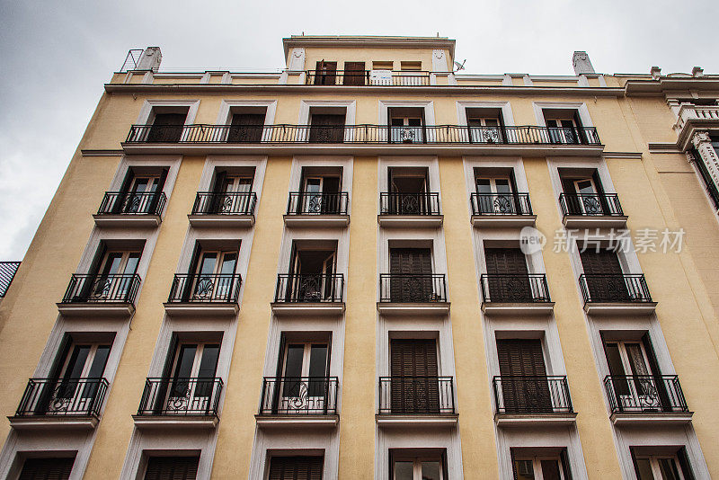 西班牙马德里的公寓楼