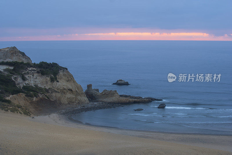 美国日落时的基旺达角俄勒冈海岸太平洋景色