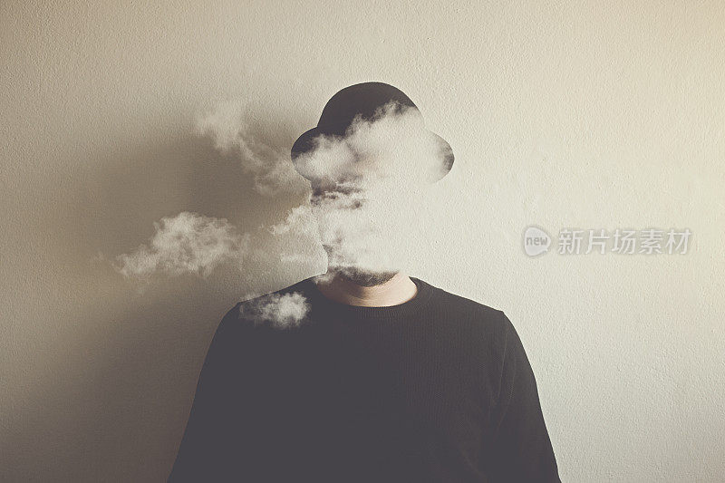 超现实的人头在云中，抽象的概念