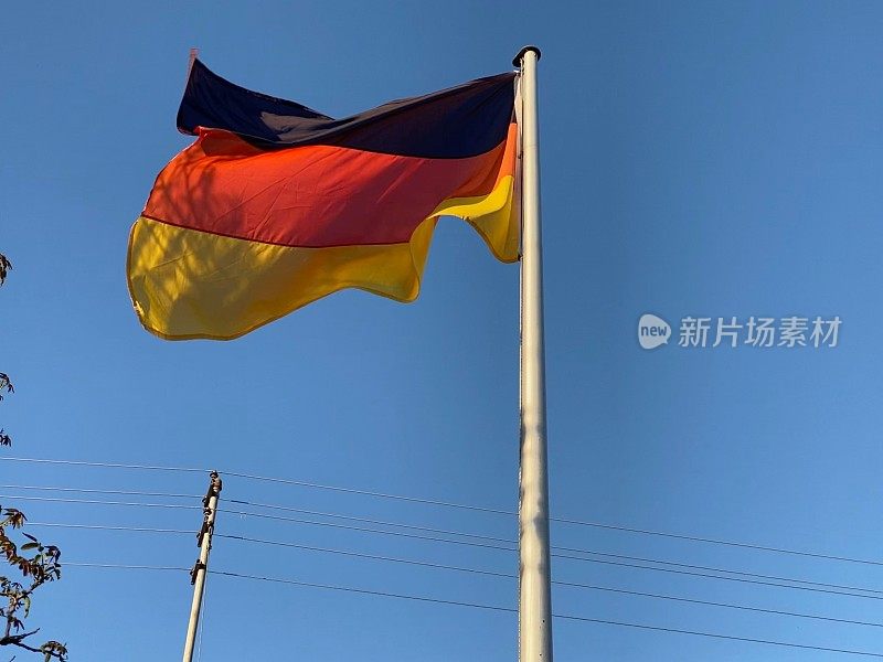蓝天上的德国国旗