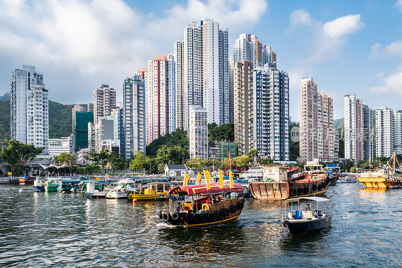 香港仔湾海港的日落景致。阿伯丁