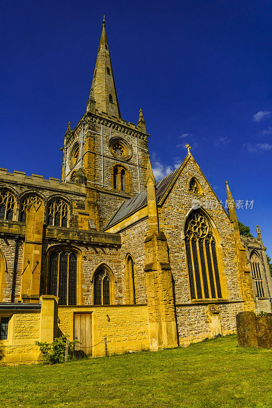 英国中部的沃里克郡，埃文河畔斯特拉特福的圣三一教堂，威廉·莎士比亚的坟墓