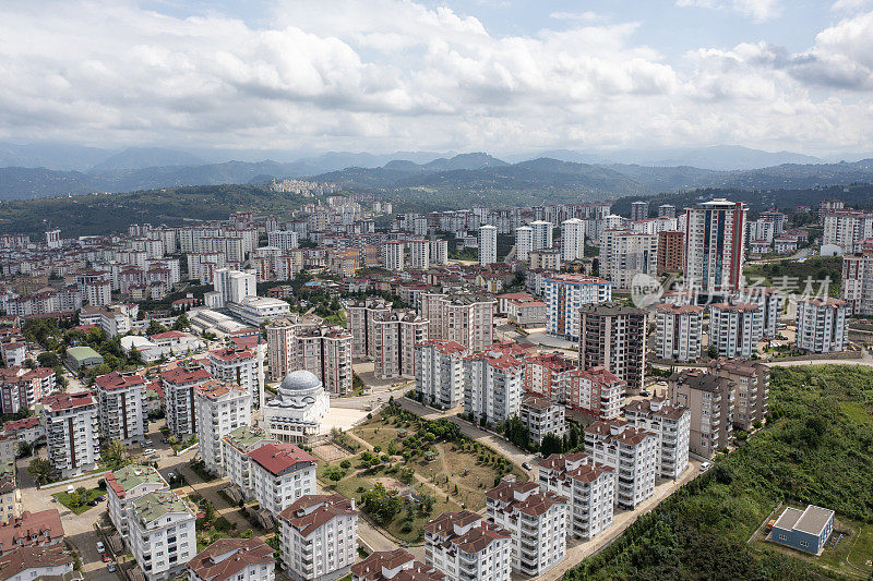 无人机鸟瞰奥尔都市和博兹泰佩