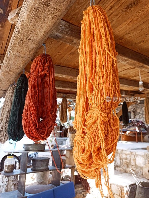 土耳其博德鲁姆为地毯编织天然根油漆羊毛