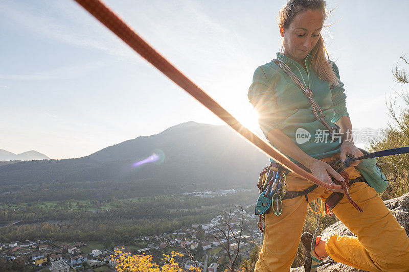 提契诺的女登山运动员