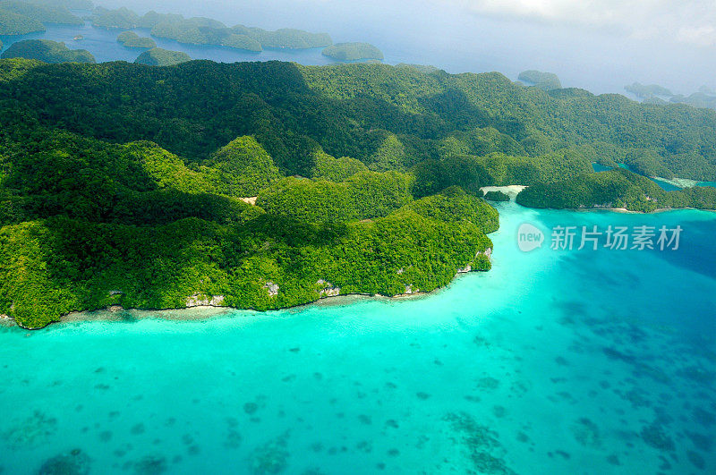 帕劳华丽的“海洋花园”:岩石群岛的鸟瞰图