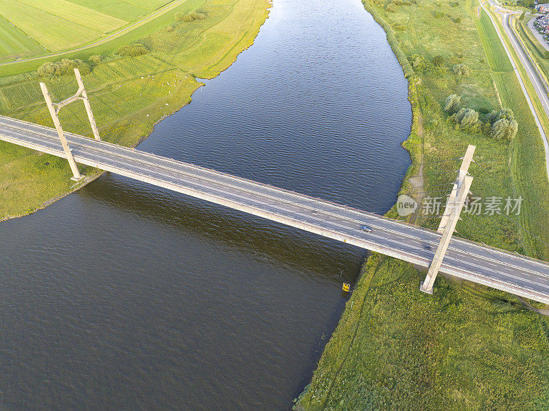 艾塞尔河上的吊桥