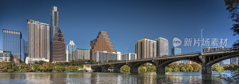 城市天际线全景科罗拉多河在奥斯汀市中心美国德克萨斯州