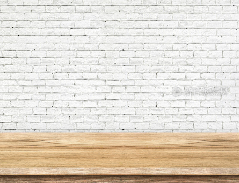 空木桌和白色砖墙的背景