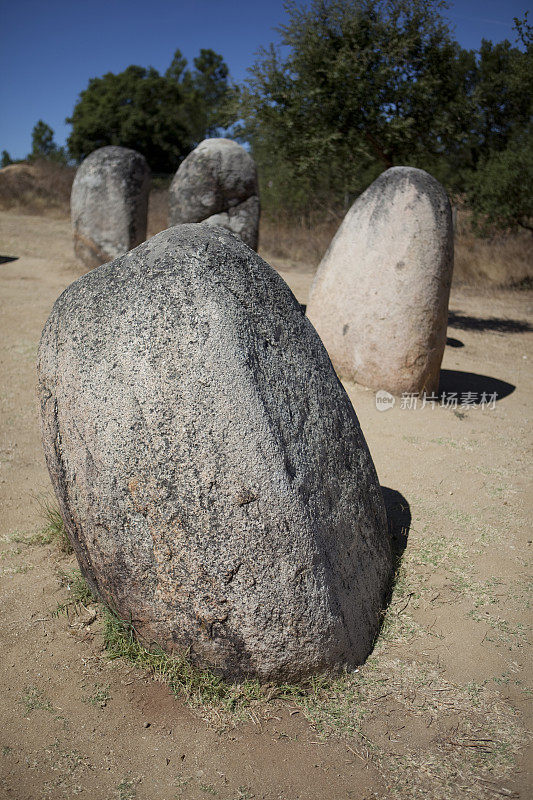 葡萄牙埃沃拉附近的巨石遗址。