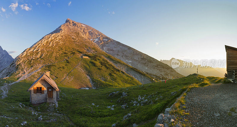 从瓦兹曼豪斯(Watzmannhaus)看到的霍切克峰