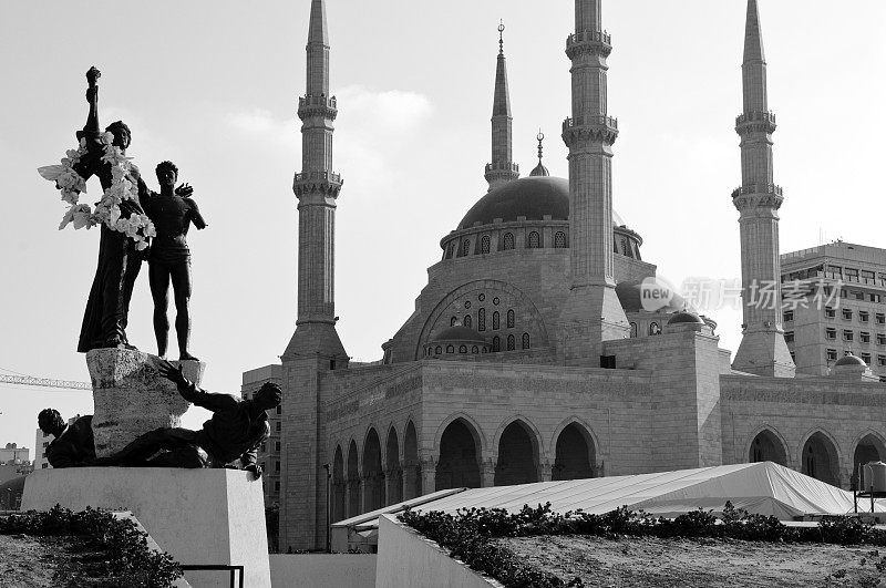 黎巴嫩贝鲁特的烈士雕像和阿明清真寺
