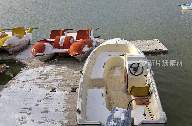 土耳其安卡拉莫根湖上的小船