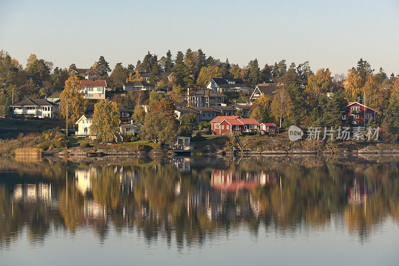 湖边的瑞典住宅区