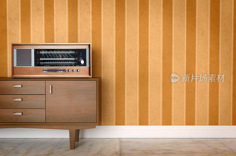 老式收音机配上六七十年代的墙纸和家具