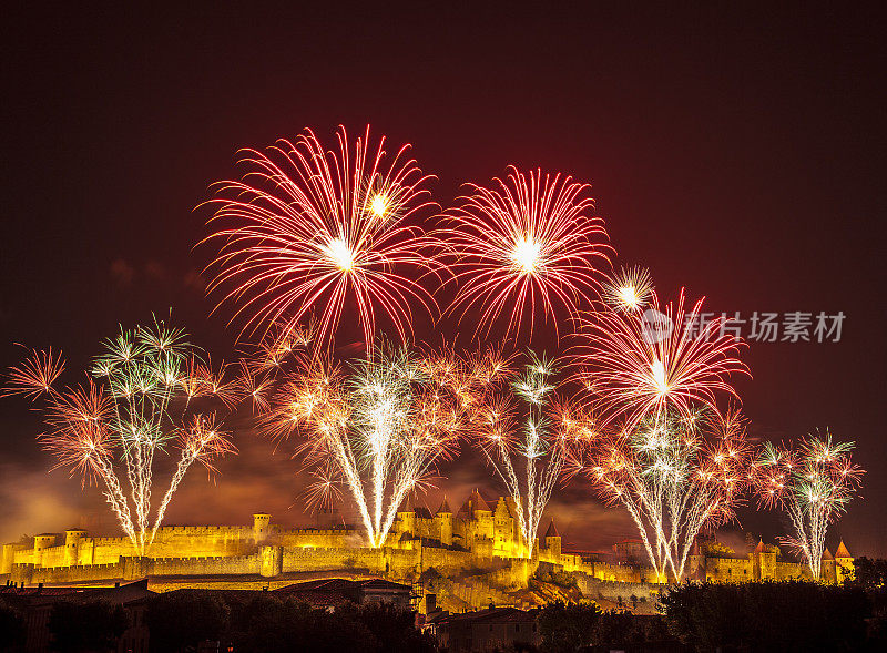 城堡烟花庆祝卡卡松