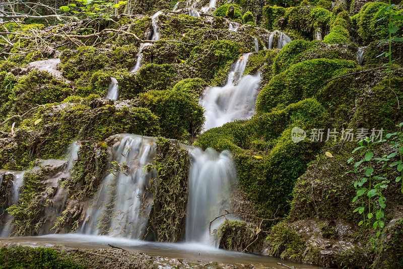 山河景观有岩石、岩石圈峡谷