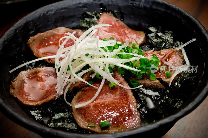 日本牛肉Tataki米饭