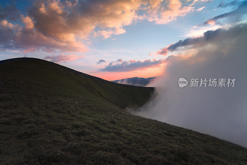 日落在喀尔巴阡山