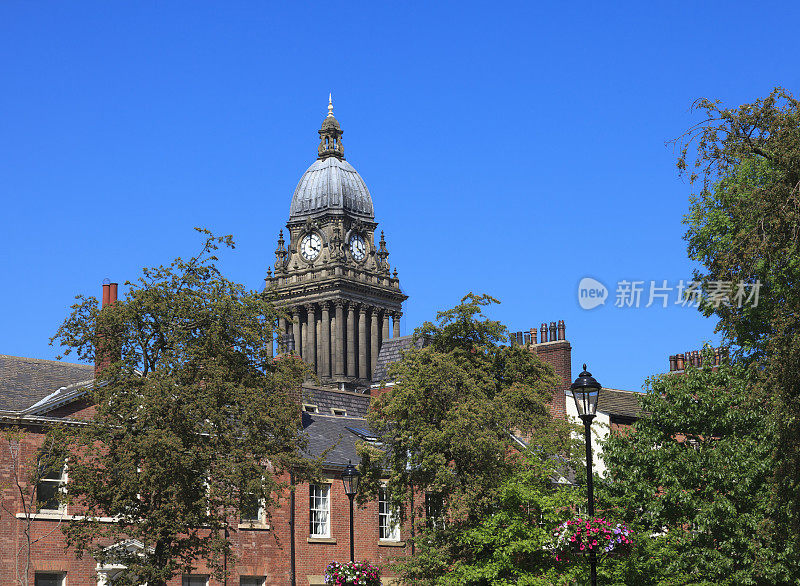 从公园广场俯瞰利兹市政厅