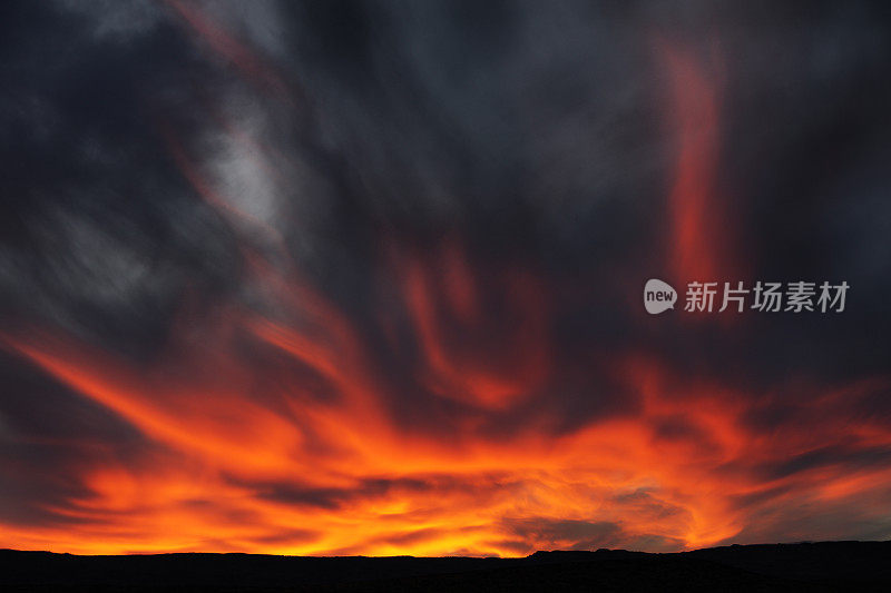 日落Arcus雨积云层积云云天