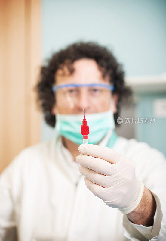 牙医手持清洁用具