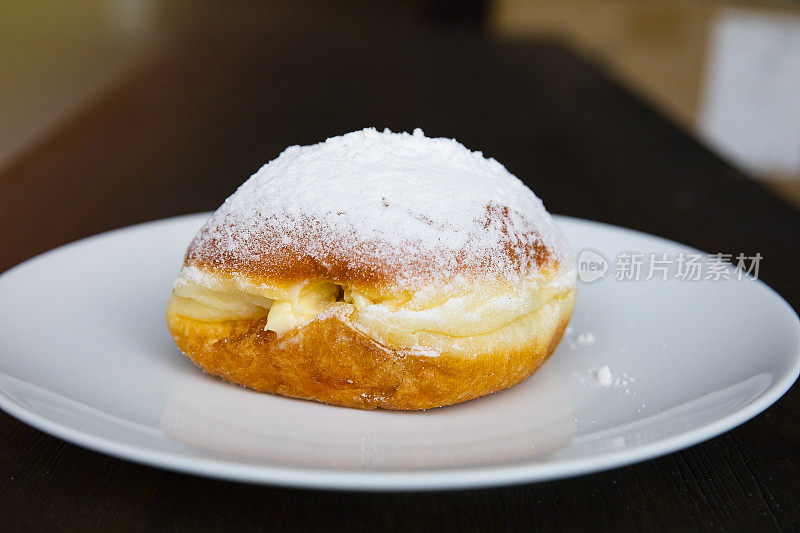 光明节庆祝的sufganiya――甜甜圈