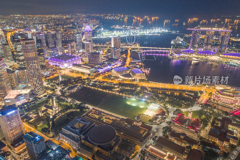 鸟瞰图新加坡天际线和滨海湾全景，码头是新加坡的经济中心，这里有新加坡中心的所有建筑