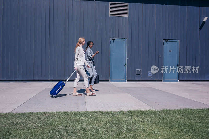 出差的商务女性