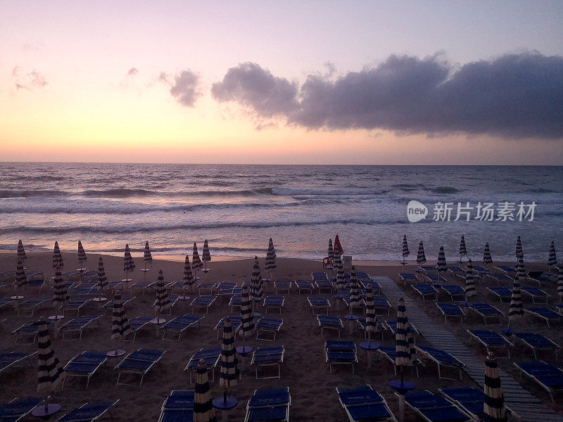 第勒尼安海上的日落，Cefalù，西西里岛