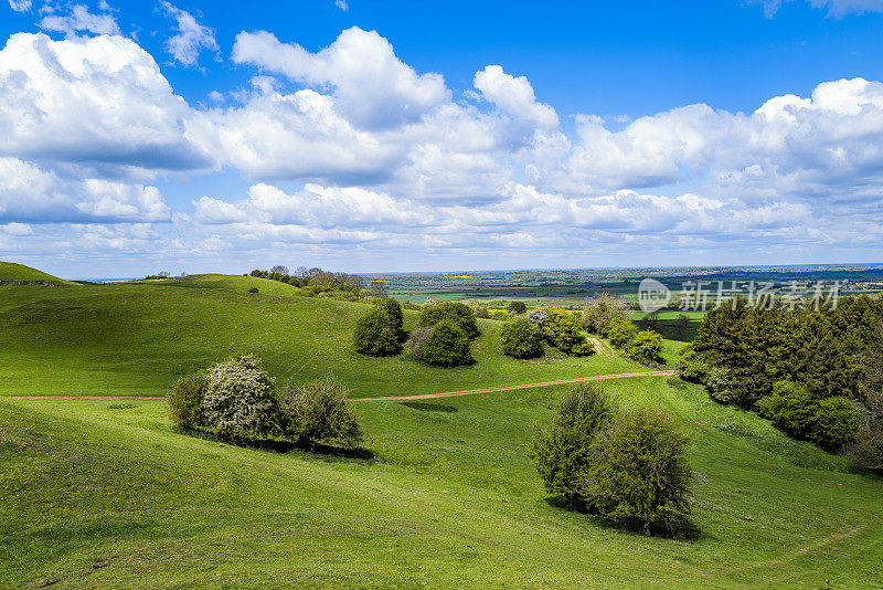 伯顿达塞特山俯瞰英国风景，英国中部的沃里克郡