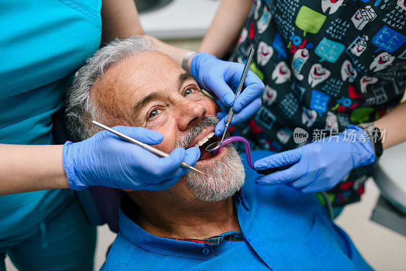 每年定期检查牙齿