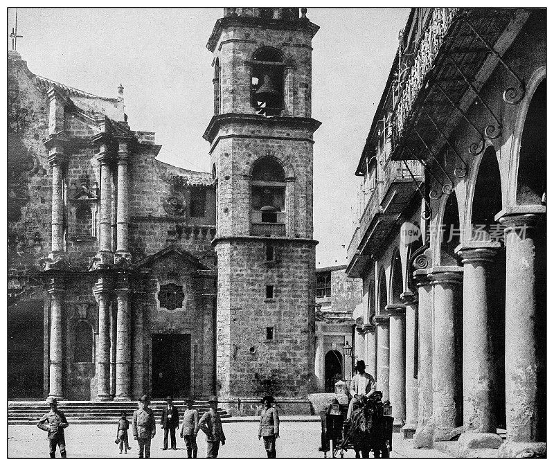 古黑白照片:哈瓦那大教堂，古巴