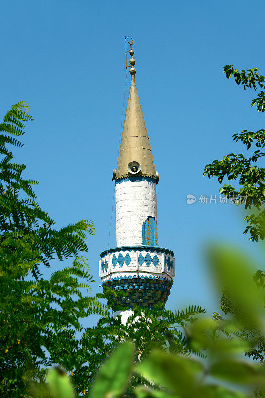 古老的尖塔来自小村庄的清真寺